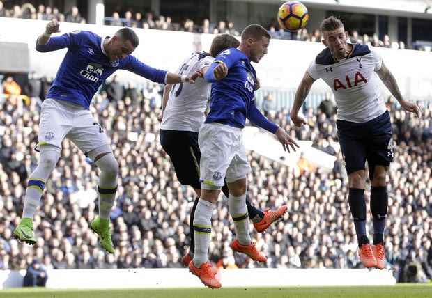 Premier League LIVE (17:00)