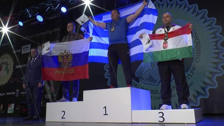 Ξανά Παγκόσμιος Πρωταθλητής ο Χαραλαμπόπουλος στη χειροπάλη!