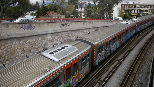 Γλιτώνουν την ταλαιπωρία οι φίλοι του Ολυμπιακού, κανονικά λειτουργεί ο ηλεκτρικός
