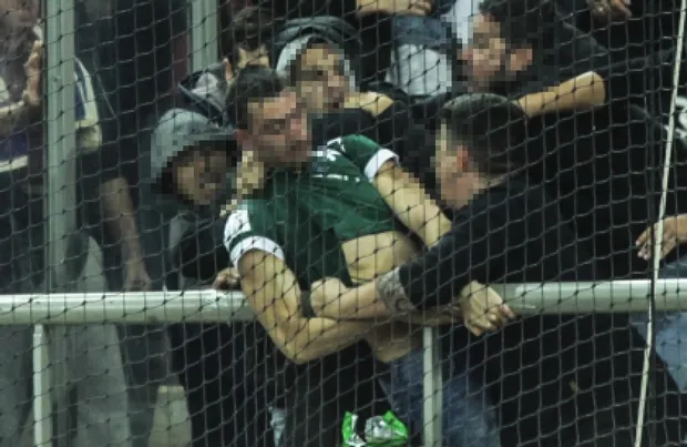 Ελεύθερος με περιοριστικός όρους ο 20χρονος συλληφθείς στο Καραϊσκάκη