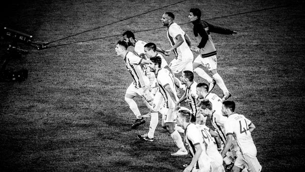 Με “όλε” πανηγύρισαν τη νίκη οι παίκτες του Ολυμπιακού