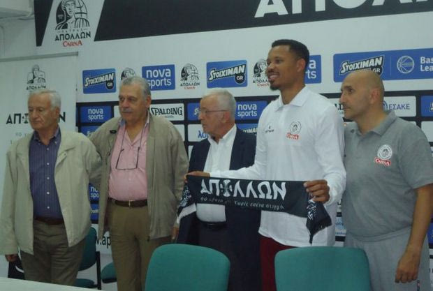 Παρουσιάστηκε ο Άκερ