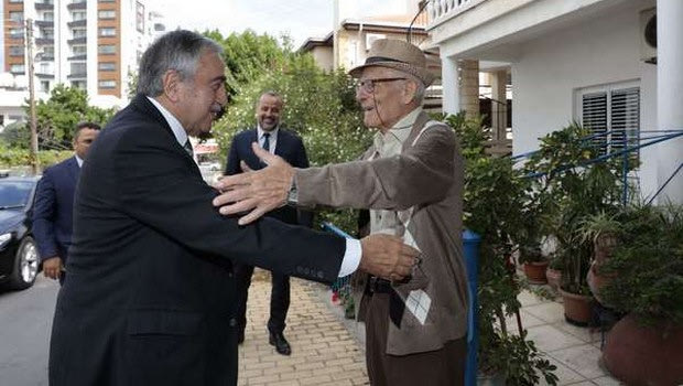 Ο πρόεδρος του ψευδοκράτους συναντήθηκε με πρώην πρωταθλητή της ΑΕΛ