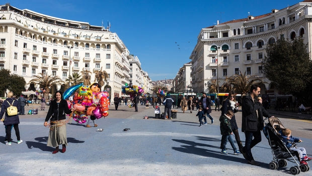 Η πλατεία Αριστοτέλους μετατρέπεται σε γήπεδο ποδοσφαίρου