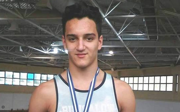 Ο Σαμψάκης συνεχίζει τον τιτάνιο αγώνα του