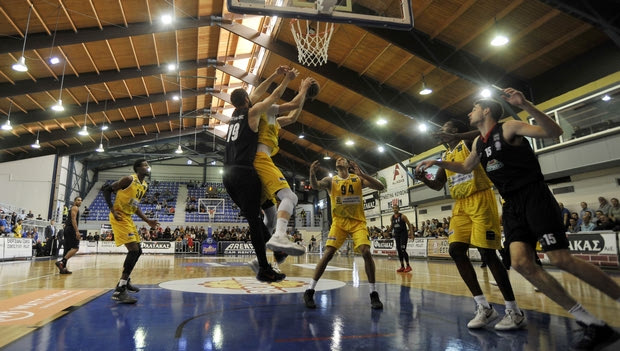 Τζόουνς και Τέγιτς έδωσαν στα Τρίκαλα την πρώτη νίκη