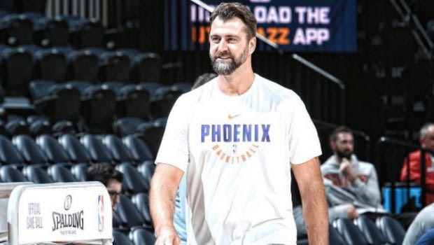 Απολύθηκε από τους Suns και τους κατακεραύνωσε ο Mehmet Okur