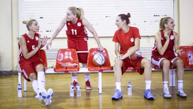 Εξάρθρωση ώμου και 1,5 μήνα εκτός η Κοσμά