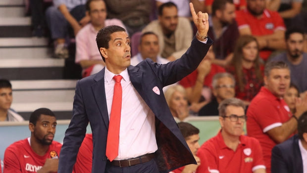 Σφαιρόπουλος: “Ακόμη και εγώ μαθαίνω τους νέους παίκτες”