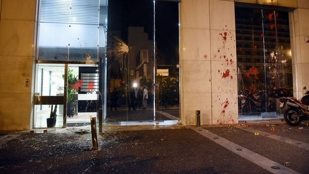Καταδικάζουν τα κόμματα την επίθεση κατά της 24MEDIA και του Έθνους