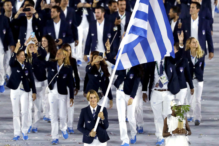 Η Μπεκατώρου στηρίζει την Καραχάλιου