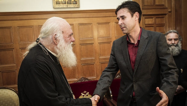 Τσιάρτας μετά τη συνάντηση με Ιερώνυμο: “Η σημαία δεν είναι χαρτομάντιλο”