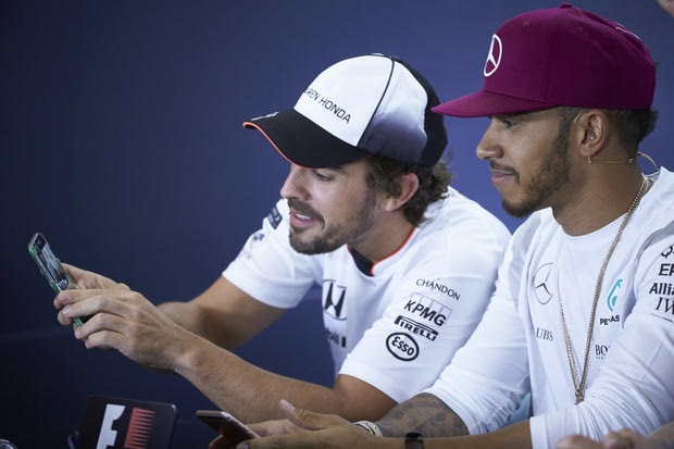 Ο Alonso “δίδαξε” τον Hamilton