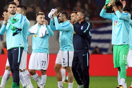 Θερμό χειροκρότημα για τους Έλληνες διεθνείς μετά από το τέλος