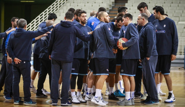 “Κόπηκαν” τρεις παίκτες από την Εθνική Ανδρών