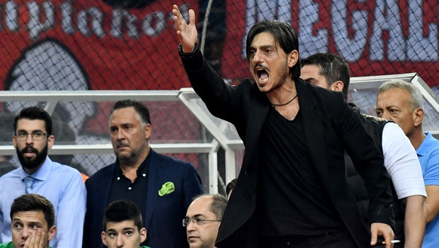 Γιαννακόπουλος σε παίκτες: “Αν χάσετε το πρωτάθλημα, να σηκωθείτε να φύγετε όλοι”!