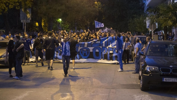 Επεισόδια στη Νάουσα μεταξύ οπαδών Ηρακλή – ΜΑΤ