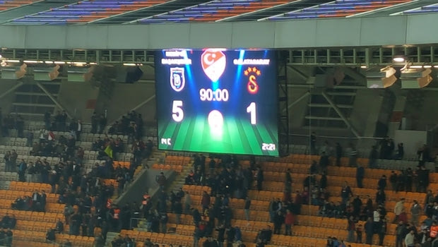 Ο Αντεμπαγιόρ “διέλυσε” τη Γαλατάσαράι