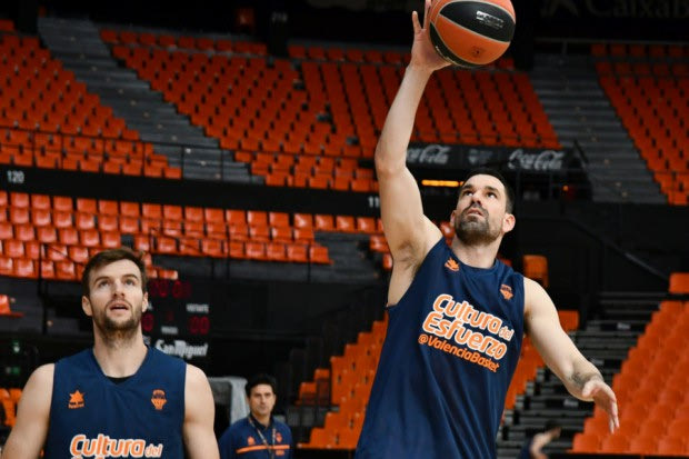 Επέστρεψε ο Μαρτίνεθ ενόψει Ολυμπιακού, αμφίβολος ο Ντούμπλιεβιτς
