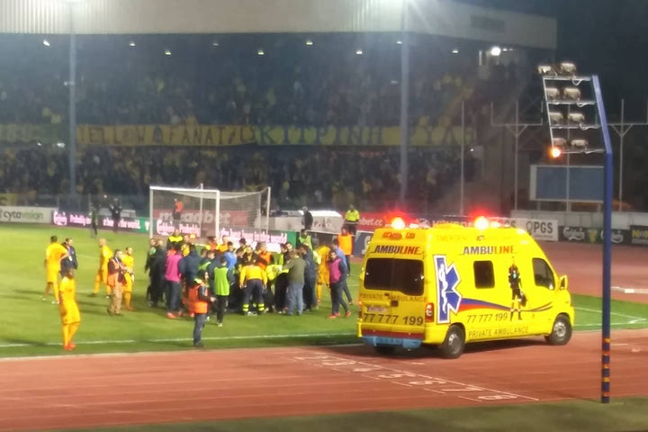Τραυματισμός ball boy από κροτίδα στο ΑΕΛ – ΑΠΟΕΛ