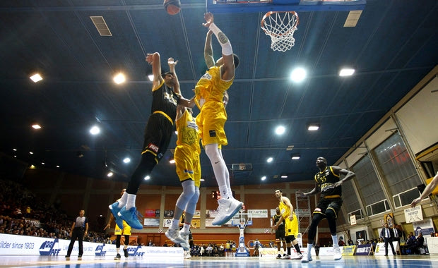 Κυρίαρχο το Λαύριο, 80-72 την ΑΕΚ