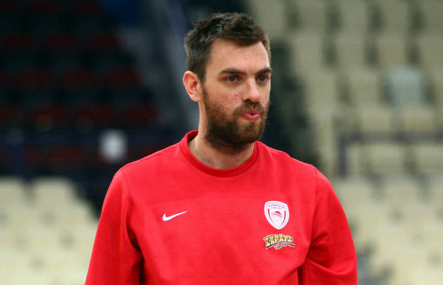 Επέστρεψε ο Μάντζαρης