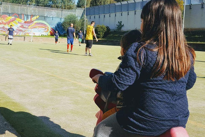 Στην Ιταλία οι κρατούμενοι σώζουν τα παιδιά τους με το ποδόσφαιρο