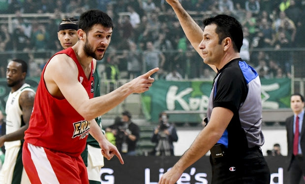 Οι 18 διαιτητικές αποφάσεις για τις οποίες διαμαρτύρεται ο Ολυμπιακός!