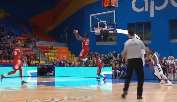 Απίθανη “πτήση” στο Basketball Champions League