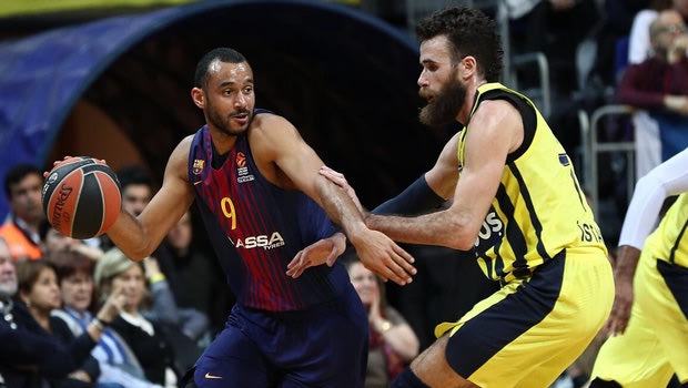 Εκτός για 4-6 εβδομάδες ο Χάνγκα, χάνει τον αγώνα με Ολυμπιακό