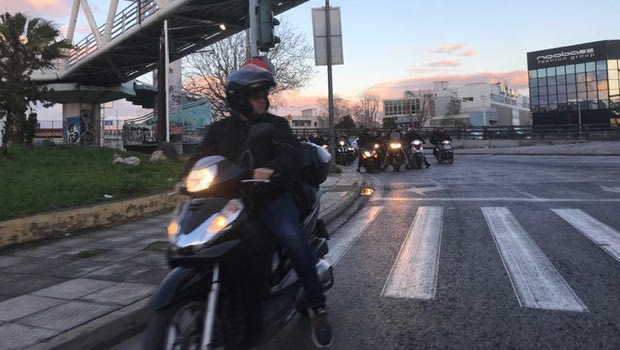 Συνοδεία μοτοσικλετιστών η ΑΕΚ στο Περιστέρι
