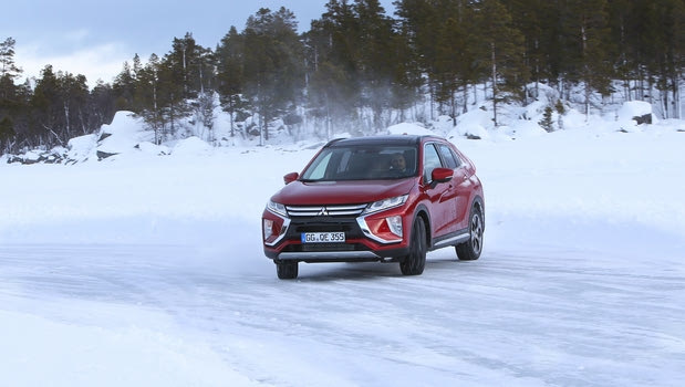 Παιχνίδια τετρακίνησης στον πάγο με το Mitsubishi Eclipse Cross