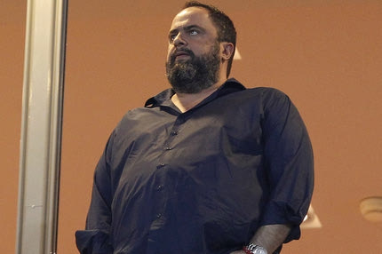 Μαρινάκης: “Καθίστε μέσα στα αποδυτήρια”