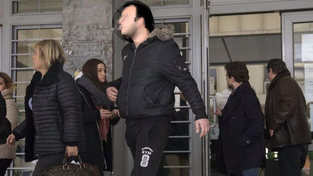Η αποχώρηση του συλληφθέντα οπαδού του ΠΑΟΚ από το Πλημμελιοδικείο (PHOTOS)
