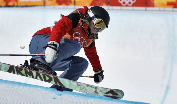 H Ελίζαμπεθ Σουάνι συμμετείχε στο half-pipe skiing χωρίς να ξέρει… σκι!