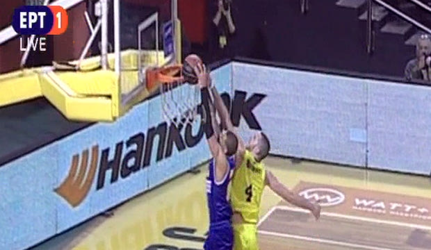 Ένταση λόγω αντιαθλητικού φάουλ στο Nick Galis Hall