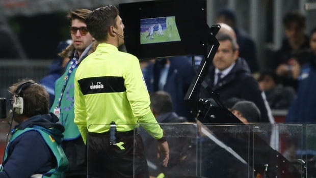 “Mπλόκο” της UEFA στη χρήση VAR στο Champions League