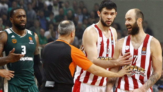 Αγγίζει το πλεονέκτημα ο Ολυμπιακός, έτσι θα το πάρει κι ο Παναθηναϊκός