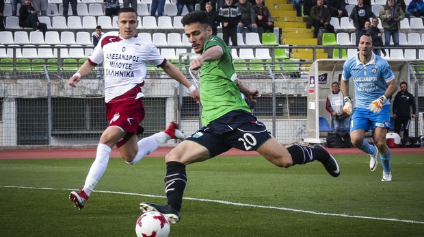 Βλέπει ψηλότερα ο Λεβαδειακός, 2-1 την ΑΕΛ με ανατροπή