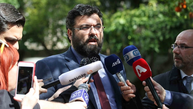 “Κύριε Υφυπουργέ, θα απαγορεύονται τα περίστροφα στους αγωνιστικούς χώρους;”