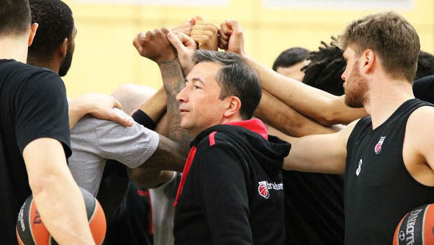 Μπάνκι: “Μεγάλο… βουνό ο Ολυμπιακός”