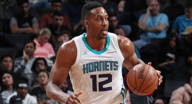 Ο Dwight Howard στη Μύκονο με μαγιό με αερόστατα!