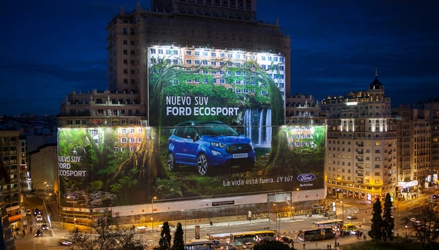 Η μεγαλύτερη γιγαντοαφίσα του κόσμου είναι Ford