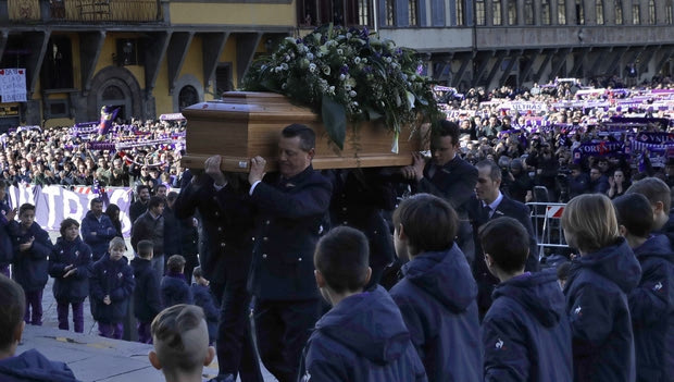 Συγκινητικές στιγμές στην κηδεία του Αστόρι