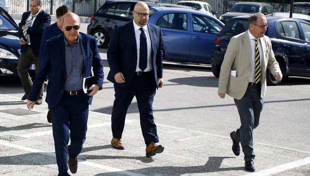 Κρίσιμη συνάντηση Χούμπελ – Γραμμένου