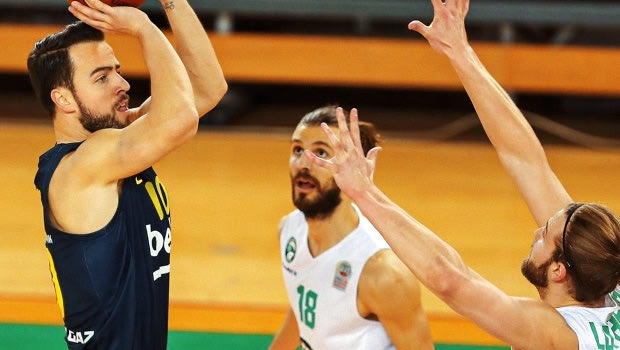 Φενέρμπαχτσε: Με “σκούπα” στα ημιτελικά του πρωταθλήματος