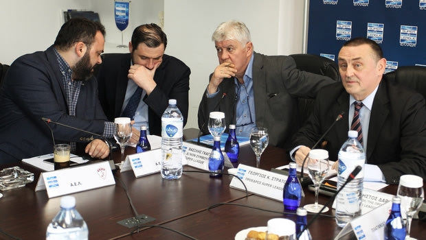 Παραμένει η ποινή υποβιβασμού για όσους δεν παίρνουν άδεια