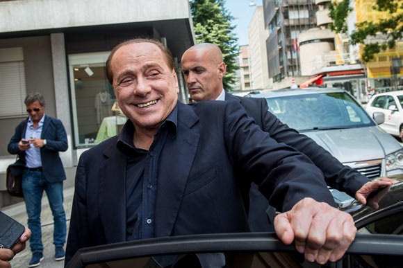 Μπερλουσκόνι: “Θα μείνω στην προεδρία αν…”
