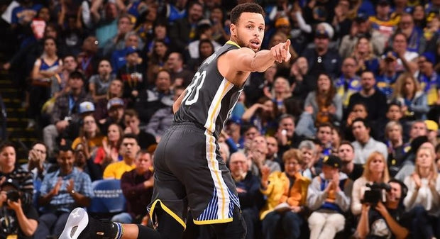 Βάζει τρίποντα σαν μηχανή ο Stephen Curry