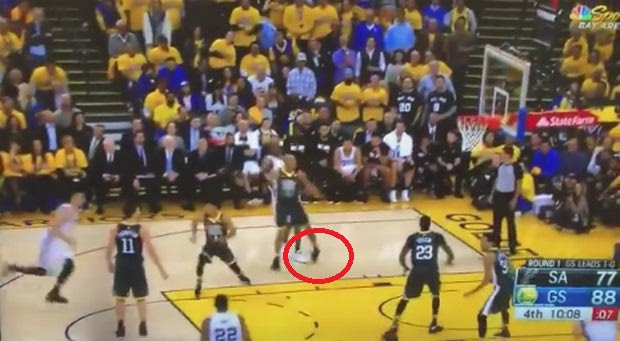 “Γύρισε” τον αστράγαλό του ο David West